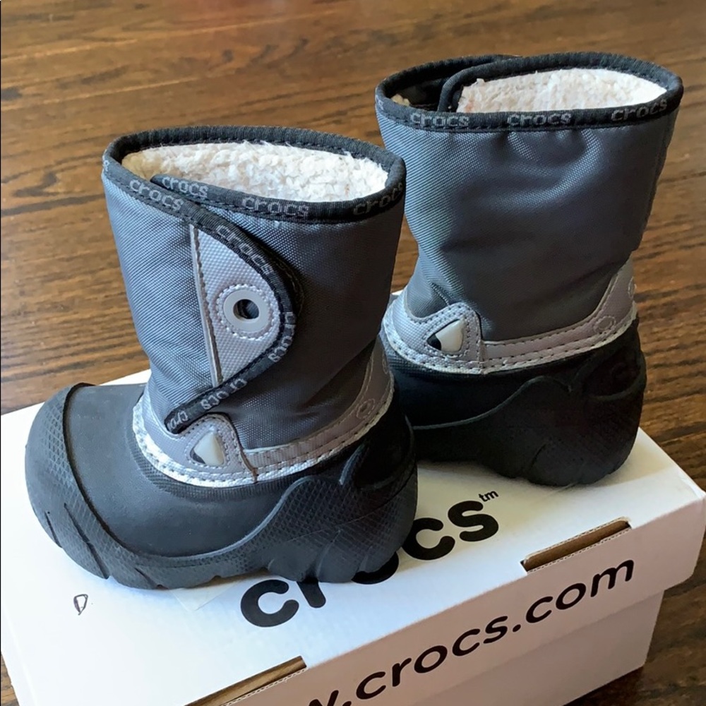 Toddler's Crocs gray After Ski snowboots size 6/7